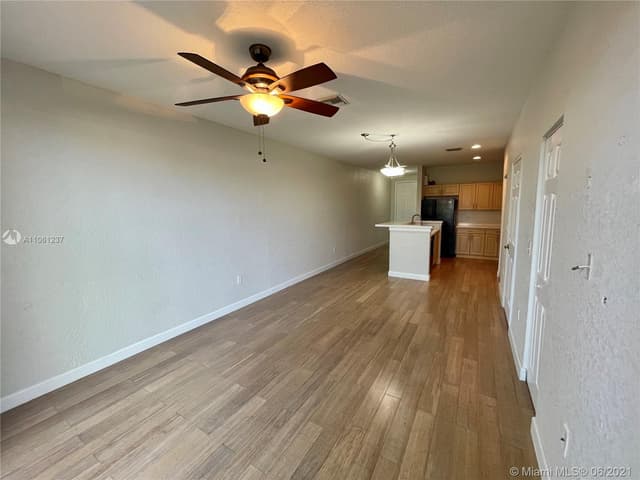 8254 Prestige Commons Dr, Tamarac FL 33321 - Tamarac, FL - Photo 5