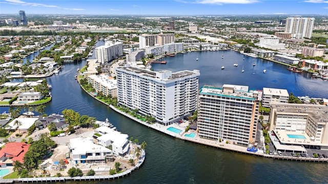 137 Golden Isles Drive # 706, Hallandale Beach FL 33009 - Hallandale Beach, FL - Photo 4