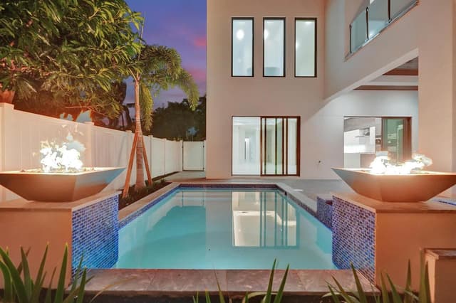 4524 Sea Grape Drive, Lauderdale By The Sea FL 33308 - Lauderdale By The Sea, FL - Photo 3