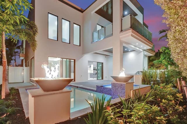 4524 Sea Grape Drive, Lauderdale By The Sea FL 33308 - Lauderdale By The Sea, FL - Photo 4