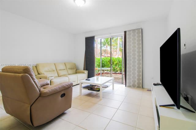 7854 Catalina Cir, Tamarac FL 33321 - Tamarac, FL - Photo 7