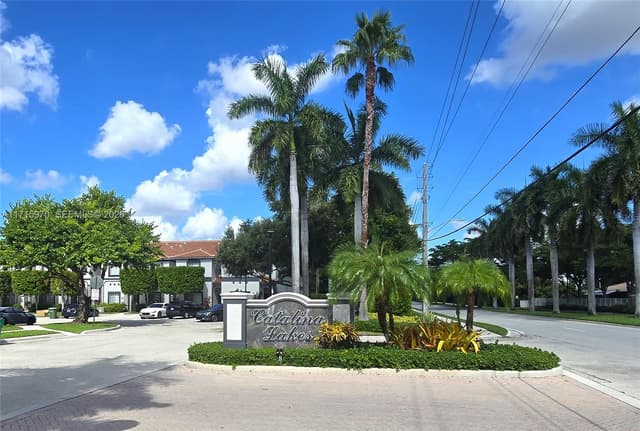 7854 Catalina Cir, Tamarac FL 33321 - Tamarac, FL - Photo 3