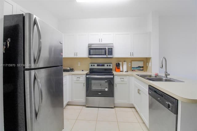7854 Catalina Cir, Tamarac FL 33321 - Tamarac, FL - Photo 5