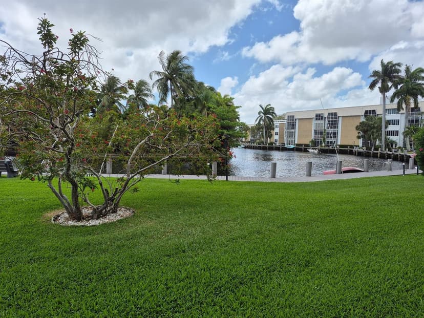 3010 NE 16 Avenue # 102, Oakland Park FL 33334