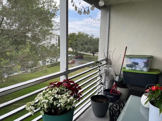 9330 Lagoon Place # 406, Davie FL 33324 - Davie, FL - Photo 2