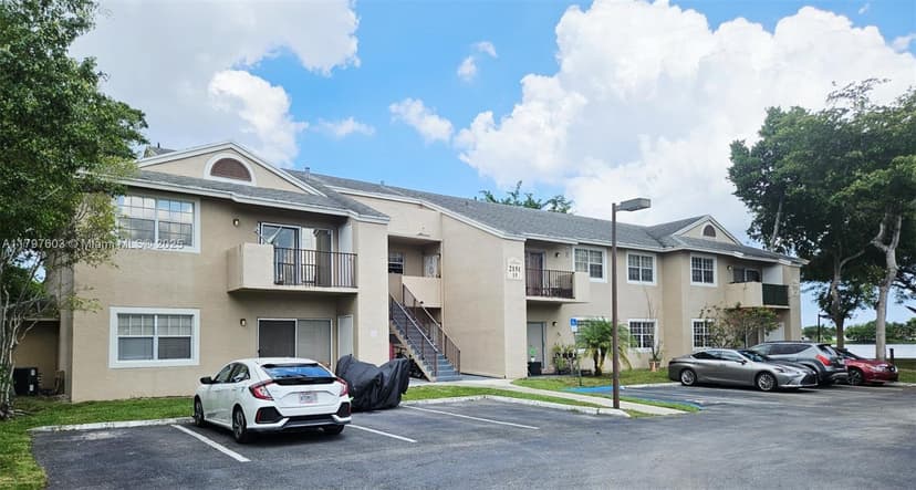 2151 NW 96 TERR # 15L, Pembroke Pines FL 33024