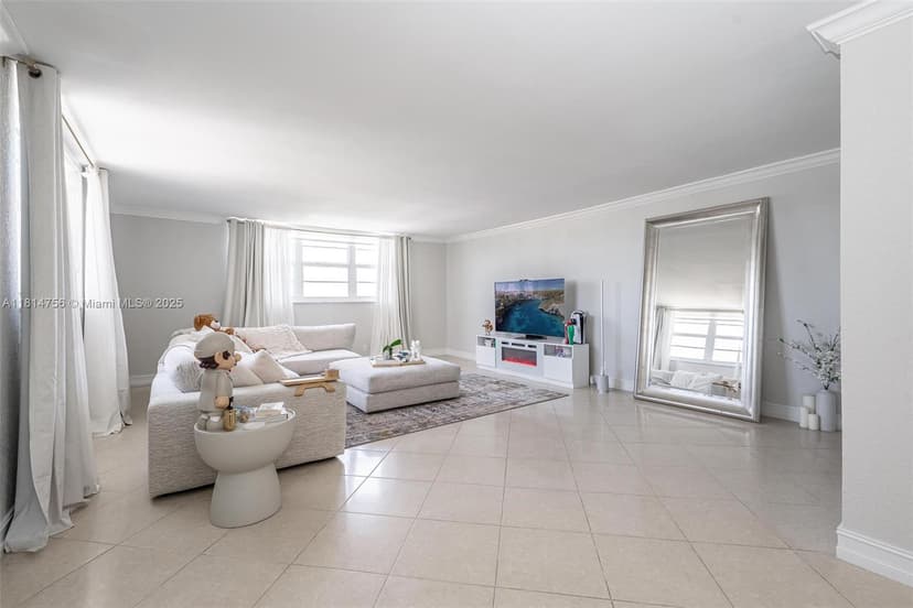 1811 Jefferson St # 710, Hollywood FL 33020