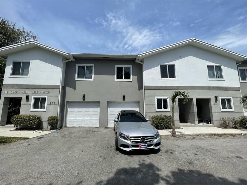811 NW 3rd Ave, Fort Lauderdale FL 33311