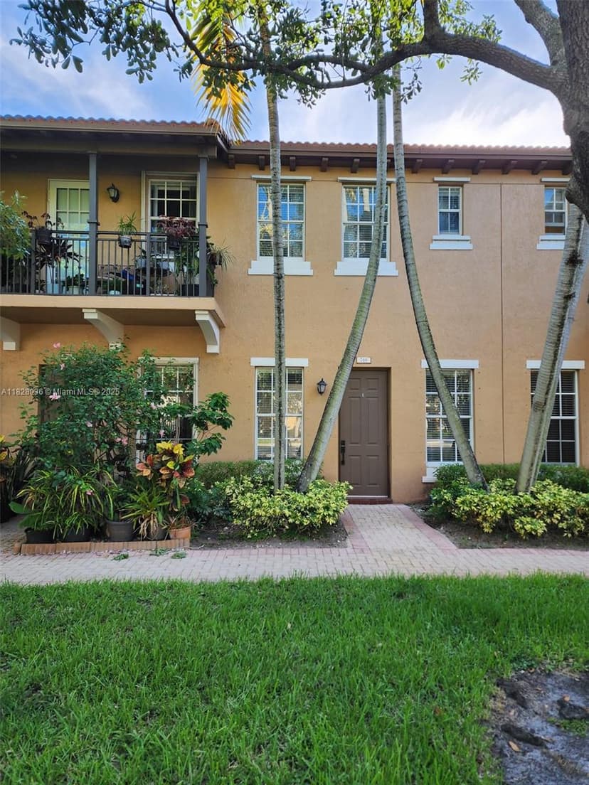 706 SW 147th Ave, Pembroke Pines FL 33027