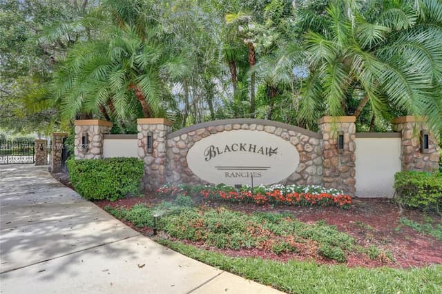 11056 Blackhawk Blvd, Davie FL 33328 - Davie, FL - Photo 2