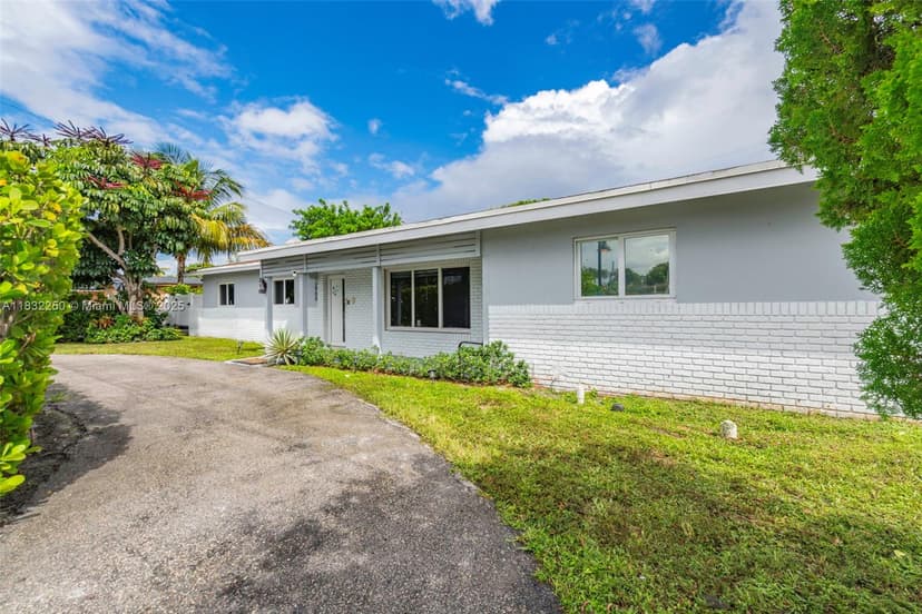 2900 NW 9th Ave, Wilton Manors FL 33311