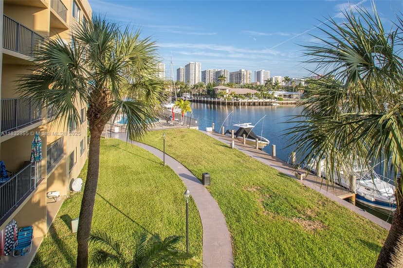 301 Golden Isles Dr # 314, Hallandale Beach FL 33009