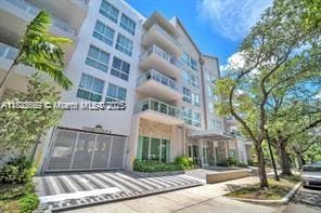 1850 MONROE # 303, Hollywood FL 33020