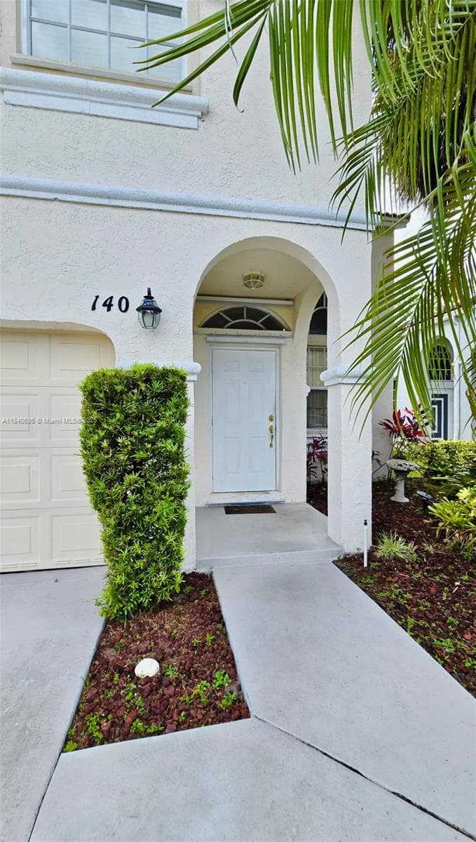 140 NW 151st Ave, Pembroke Pines FL 33028