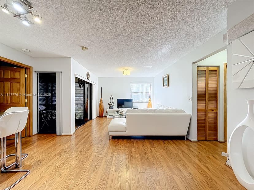 11533 NW 10th St # 11533, Pembroke Pines FL 33026