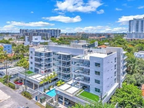 1850 MONROE # 309, Hollywood FL 33020
