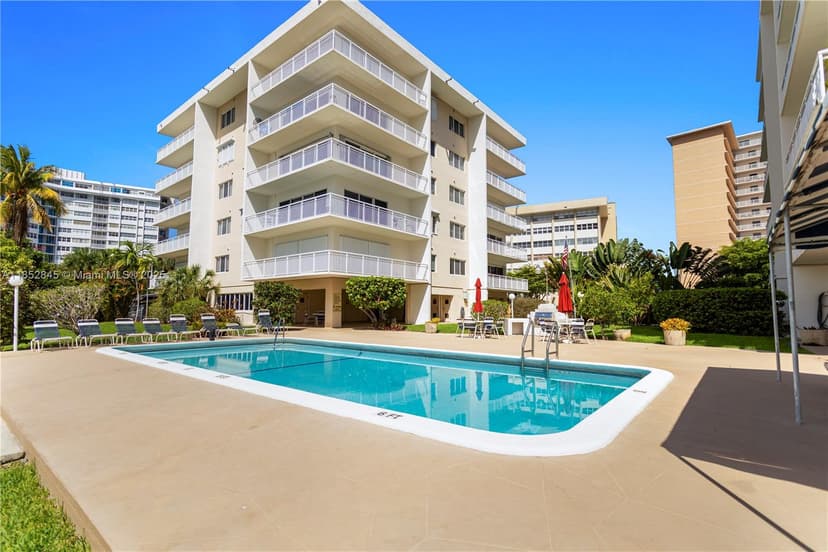 120 Golden Isles Dr # 23B, Hallandale Beach FL 33009