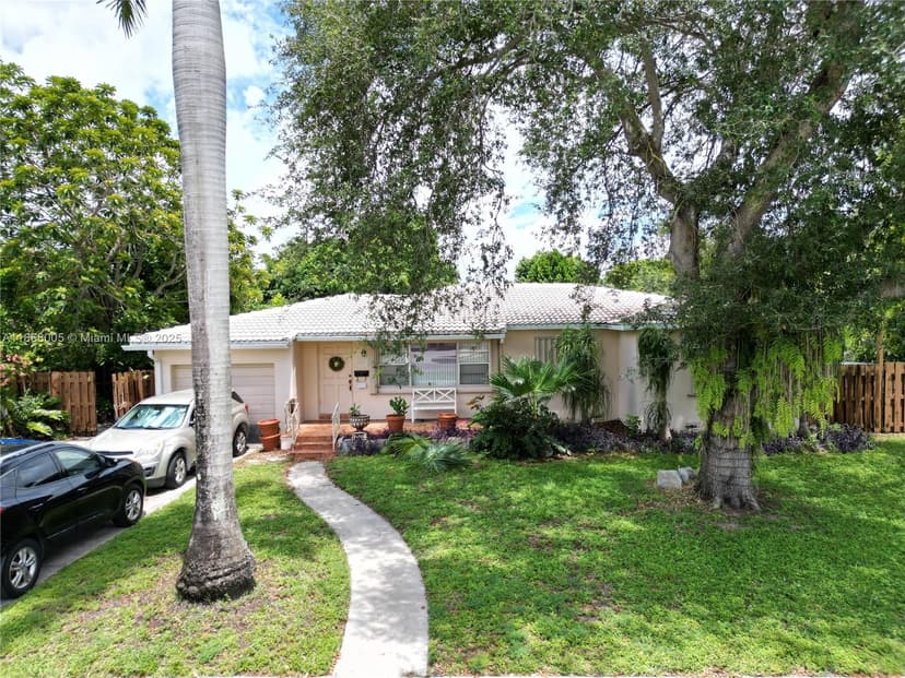 2527 Fillmore St, Hollywood FL 33020