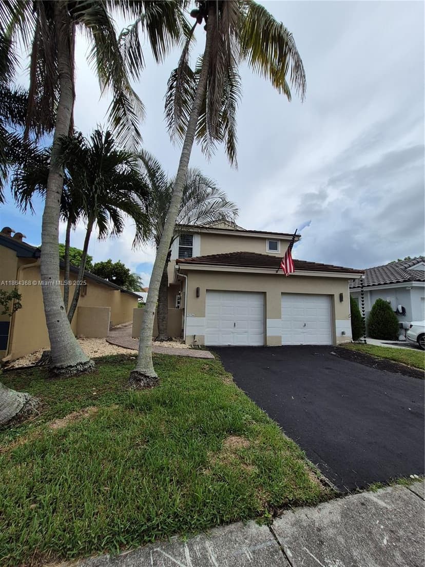 2176 NW 184th Way, Pembroke Pines FL 33029