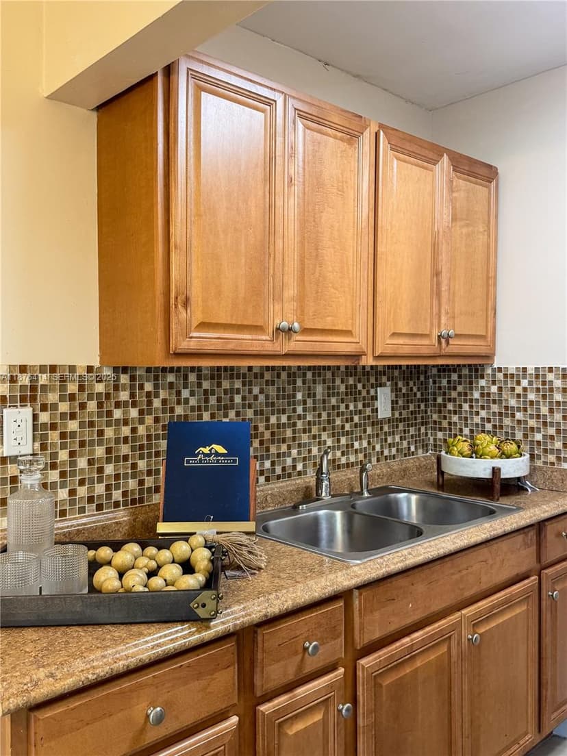 2145 Pierce St # 118, Hollywood FL 33020