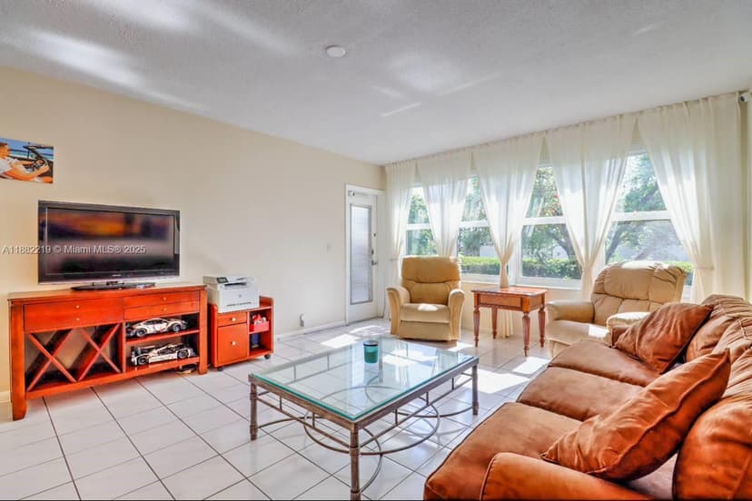 850 NE 12th Ave # 210, Hallandale Beach FL 33009