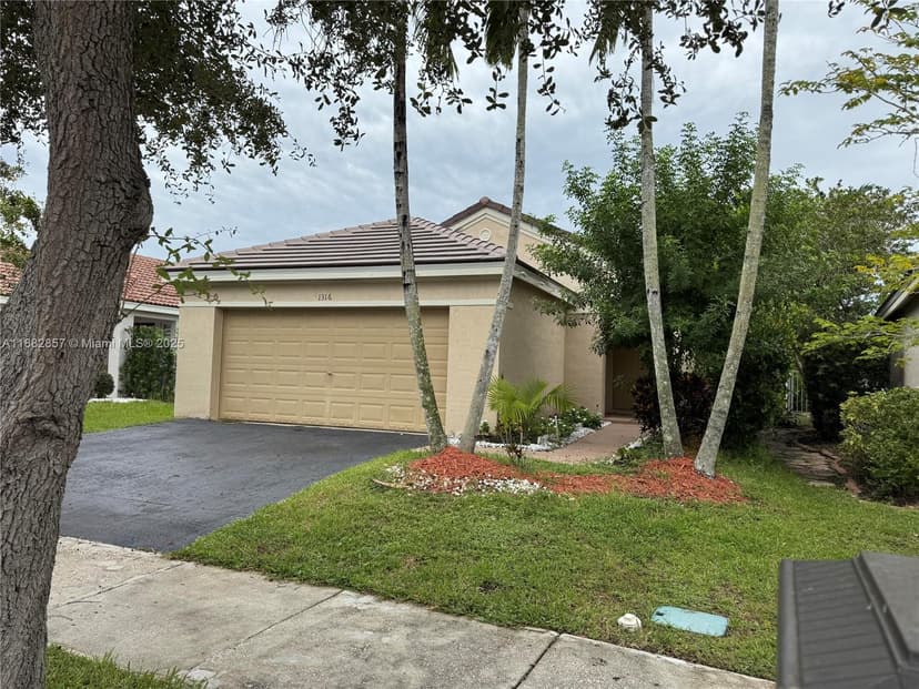 1316 Majesty Ter, Weston FL 33327