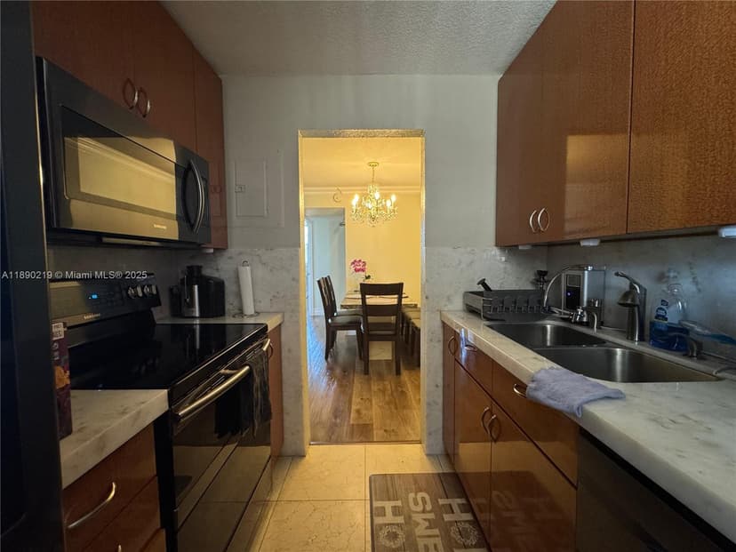 1811 Jefferson St # 409, Hollywood FL 33020