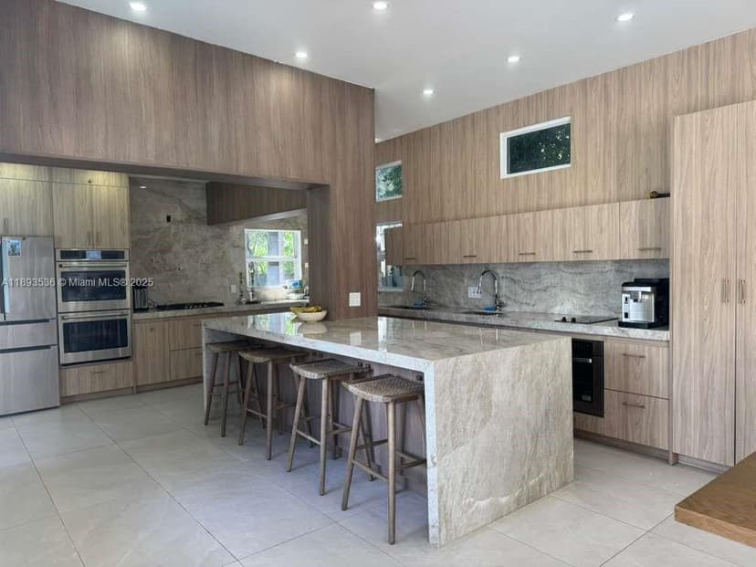 1333 Monroe St, Hollywood FL 33019