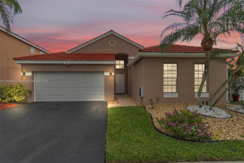 362 Bridgeton Rd, Weston FL 33326