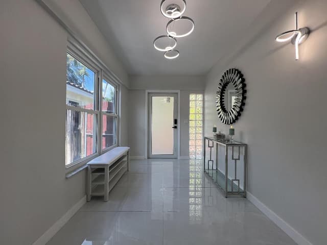 1042 Tyler Street, Hollywood FL 33019 - Hollywood, FL - Photo 4