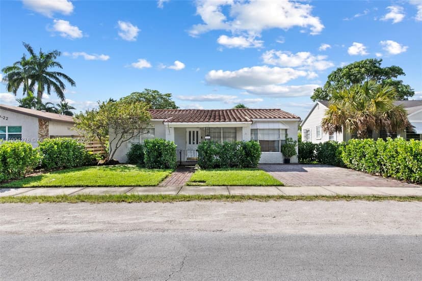 2226 Cleveland St, Hollywood FL 33020