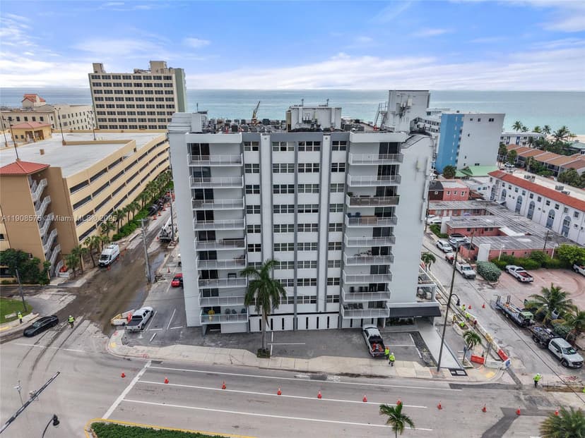 211 S Ocean Dr # 304, Hollywood FL 33019
