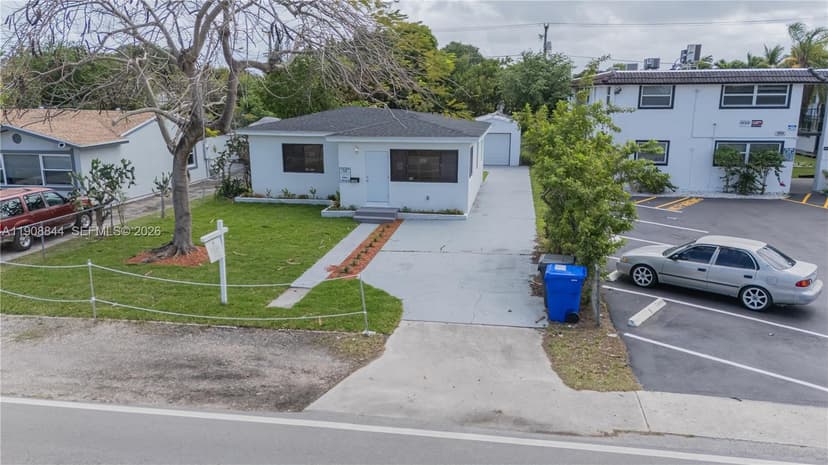 2462 Johnson St, Hollywood FL 33020