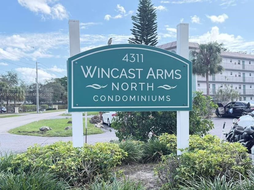 4311 Crystal Lake Dr # 120, Deerfield Beach FL 33064