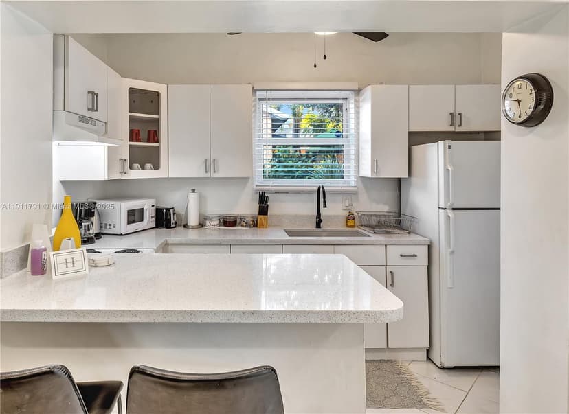 1947 Adams St, Hollywood FL 33020