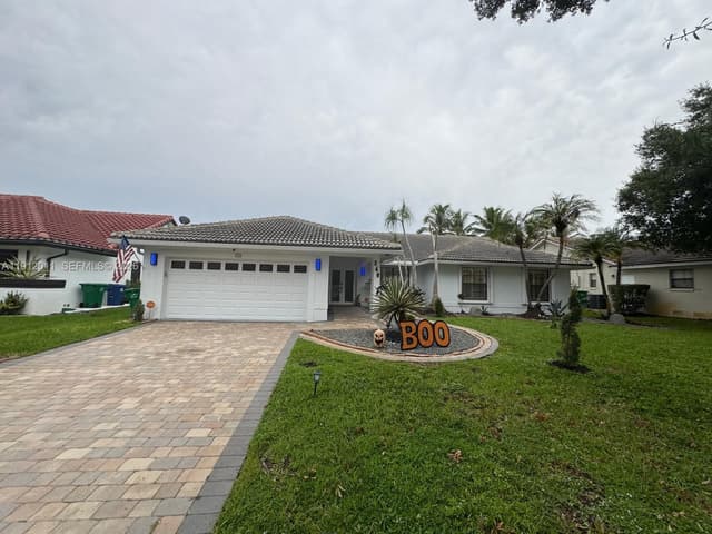 260 NW 121st Ter, Coral Springs FL 33071 - Coral Springs, FL - Photo 2