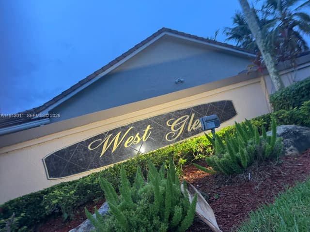 260 NW 121st Ter, Coral Springs FL 33071 - Coral Springs, FL - Photo 7