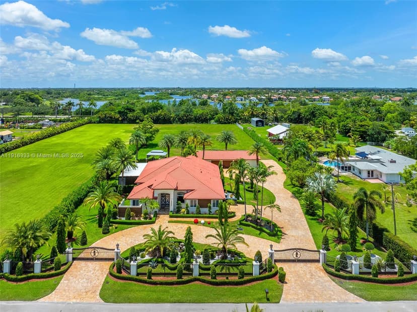 17490 SW 70th Pl, Southwest Ranches FL 33331