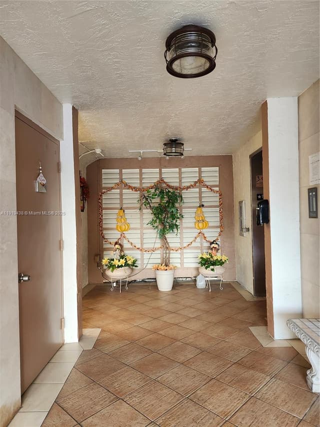 7852 Trent Dr # 206, Tamarac FL 33321 - Tamarac, FL - Photo 2