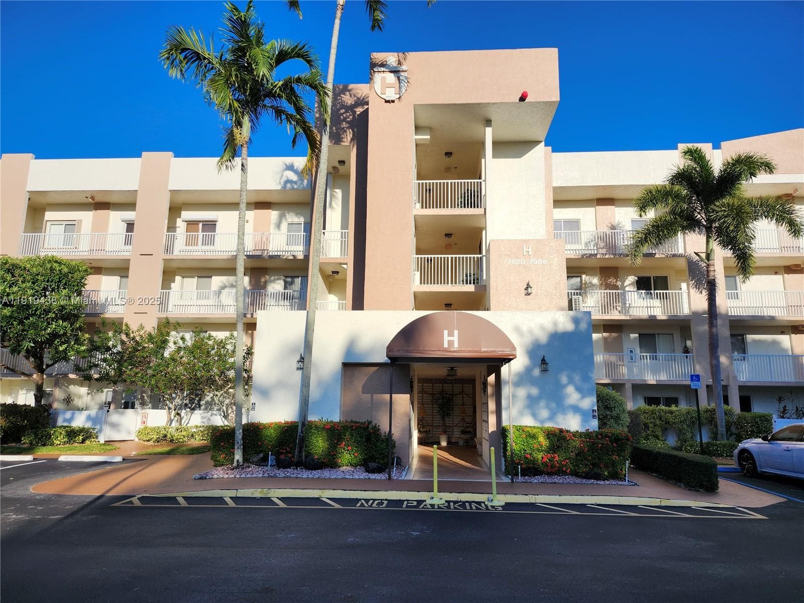 7852 Trent Dr # 206, Tamarac FL 33321 - Tamarac, FL - Photo 1