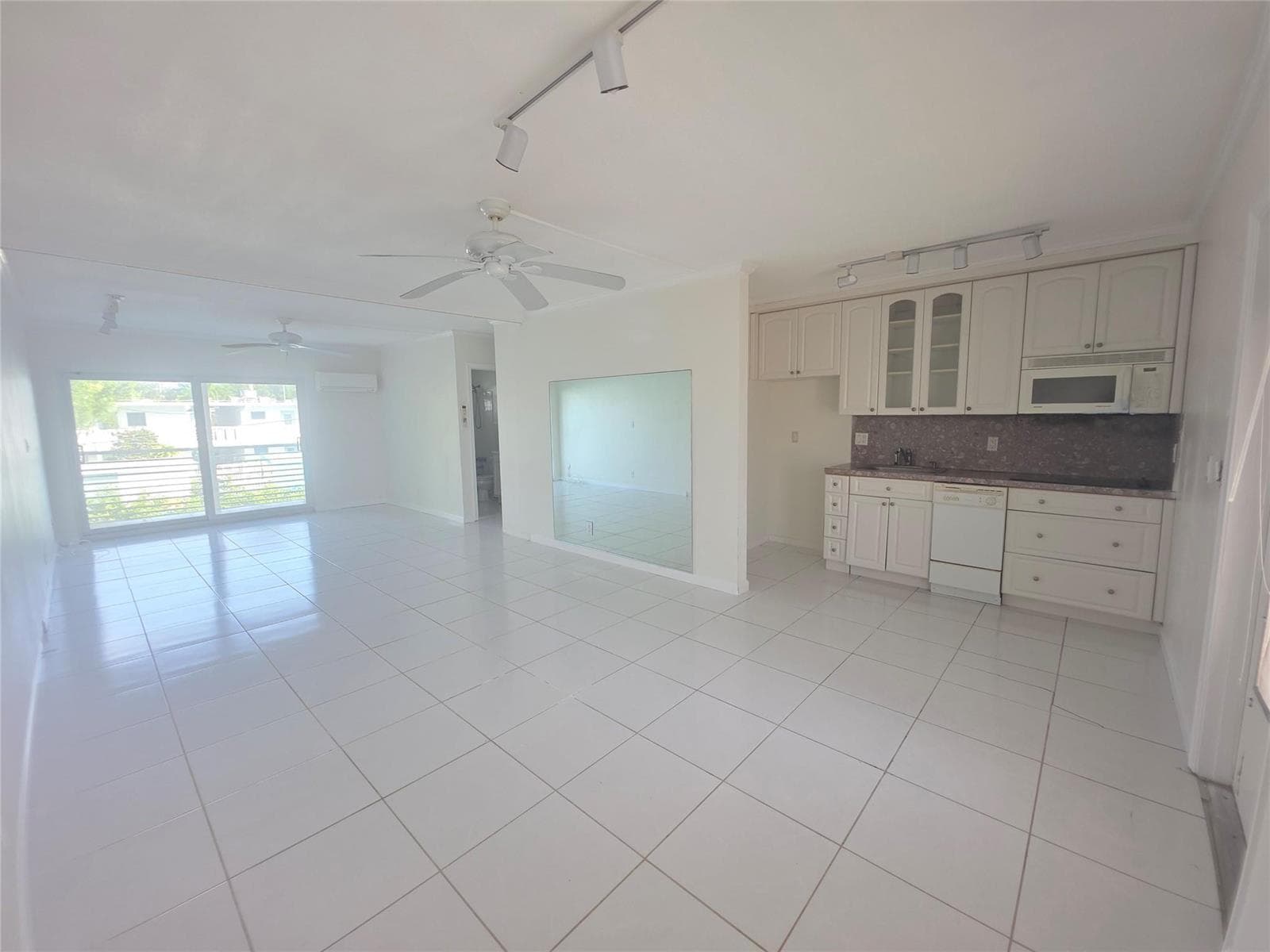 2131 NE 42nd Court # 209e, Lighthouse Point FL 33064 - Lighthouse Point, FL - Photo 1