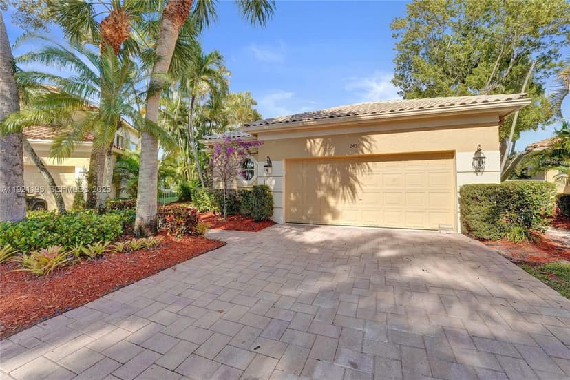 2456 Bay Isle Ct, Weston FL 33327