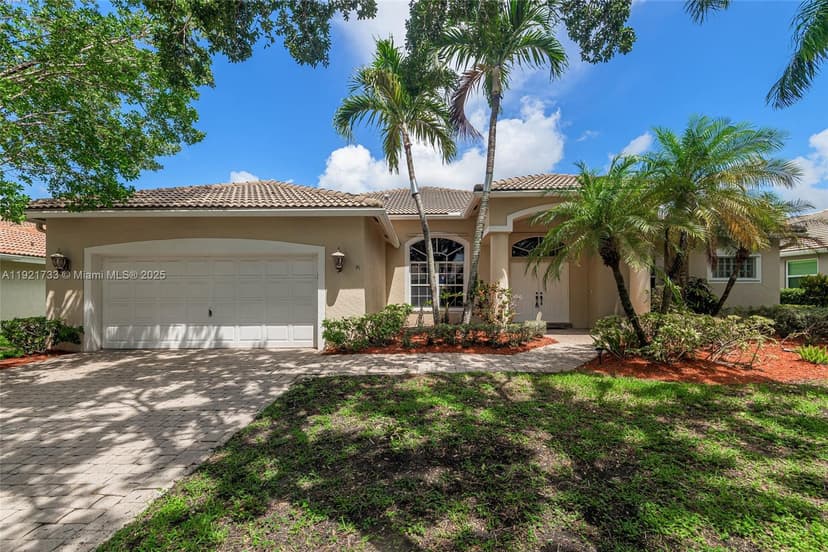 3843 Oak Ridge Cir, Weston FL 33331