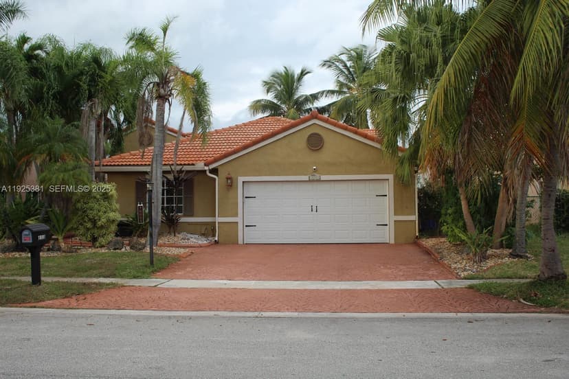 18801 NW 5th St, Pembroke Pines FL 33029