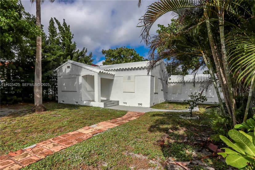 2015 Washington St, Hollywood FL 33020