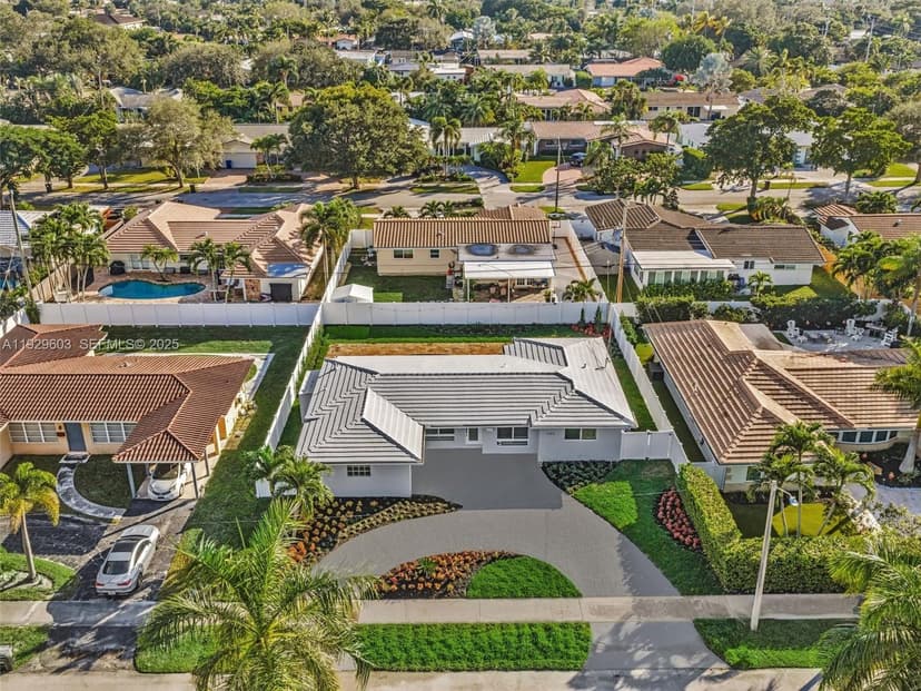 2144 NE 64th St, Fort Lauderdale FL 33308