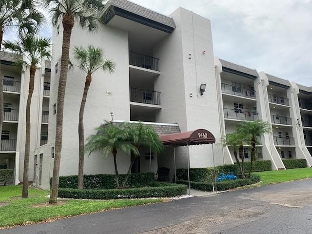 9460 Poinciana Place # 203, Davie FL 33324
