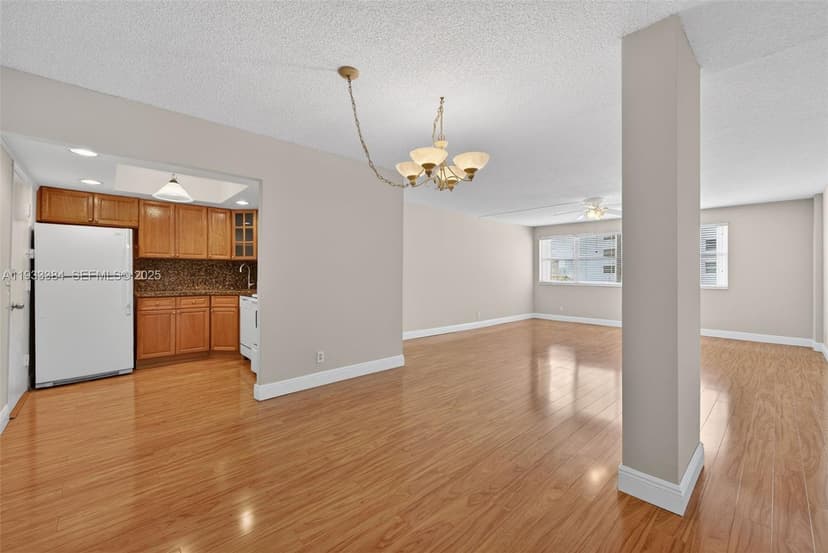 111 Golden Isles Dr # D12, Hallandale Beach FL 33009