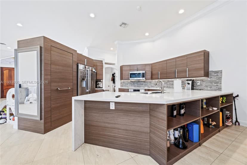 2994 Oakbrook Dr, Weston FL 33332