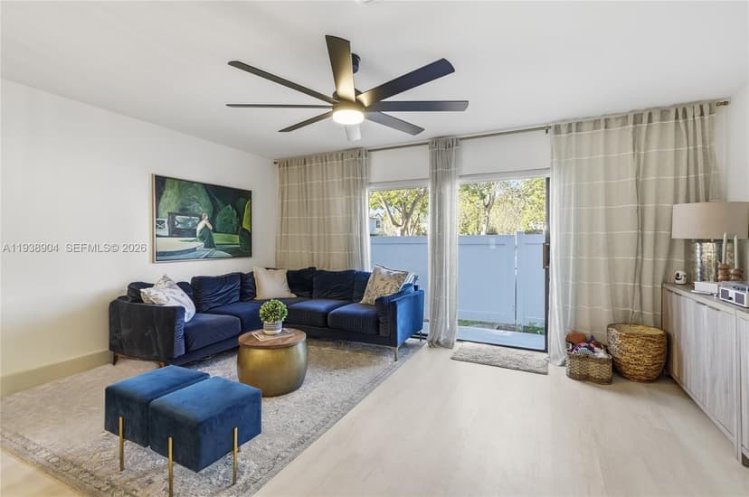 11611 NW 11th St # 11611, Pembroke Pines FL 33026